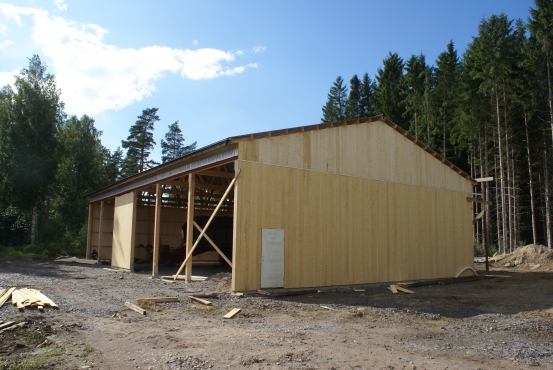 Väggar klara maskinhall aug 2011