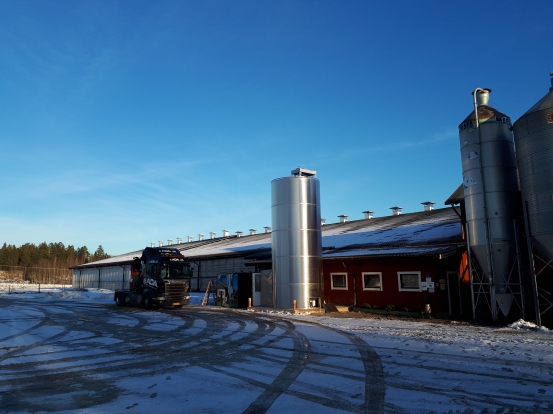 Ny mjölktank färdigmonterad 17 dec 2017